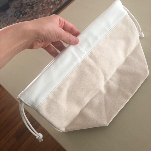 Tan Drawstring Cosmetic Bag With 5 Premium Perfume Samples (Great Condition) - Picture 5 of 5